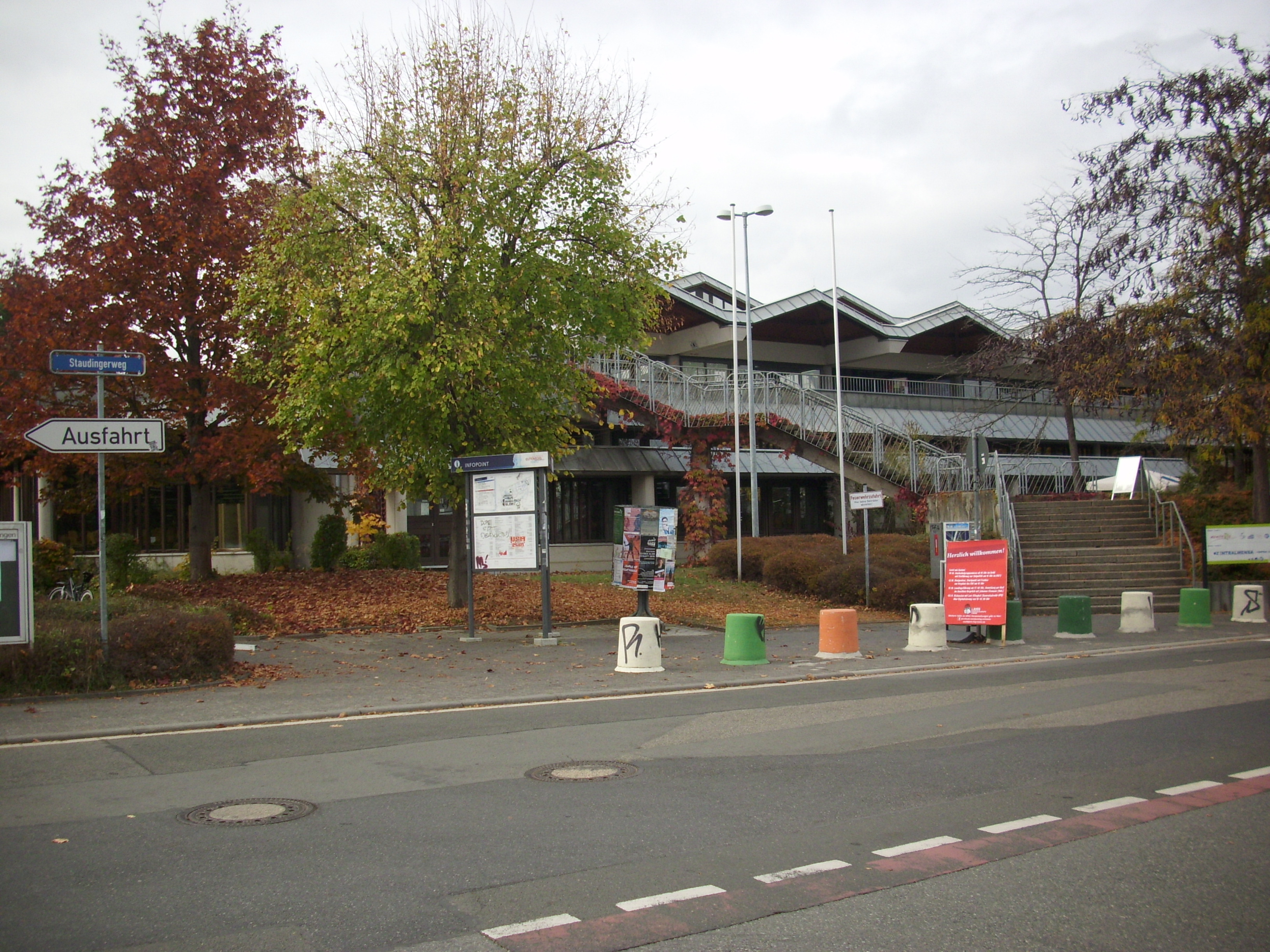 Mensa hall at Johannes Gutenberg University Mainz, a typical student cafeteria where many international students find first part-time jobs